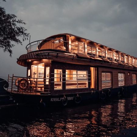 Victoria Houseboats Hotel Alappuzha Exterior photo